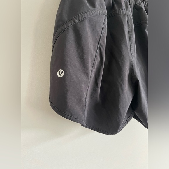 🍋Lululemon Track That High-Rise Short 5” Lined in Black - Picture 5 of 14